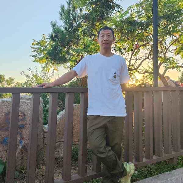 47岁岁辽宁单身帅哥 - 西藏吉缘网